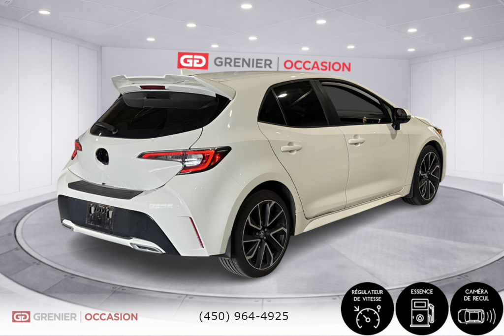 2022 Toyota Corolla Hatchback SE in Terrebonne, Quebec - 2 - w1024h768px