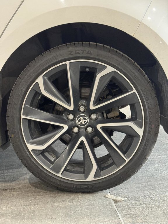 2022 Toyota Corolla Hatchback SE in Terrebonne, Quebec - 15 - w1024h768px
