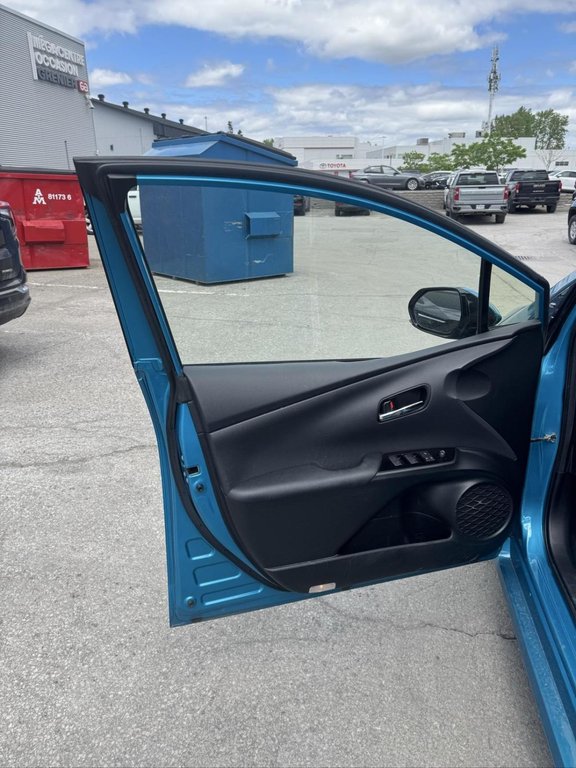 2020 Toyota Prius Prime Upgrade Cuir Navigation in Terrebonne, Quebec - 7 - w1024h768px