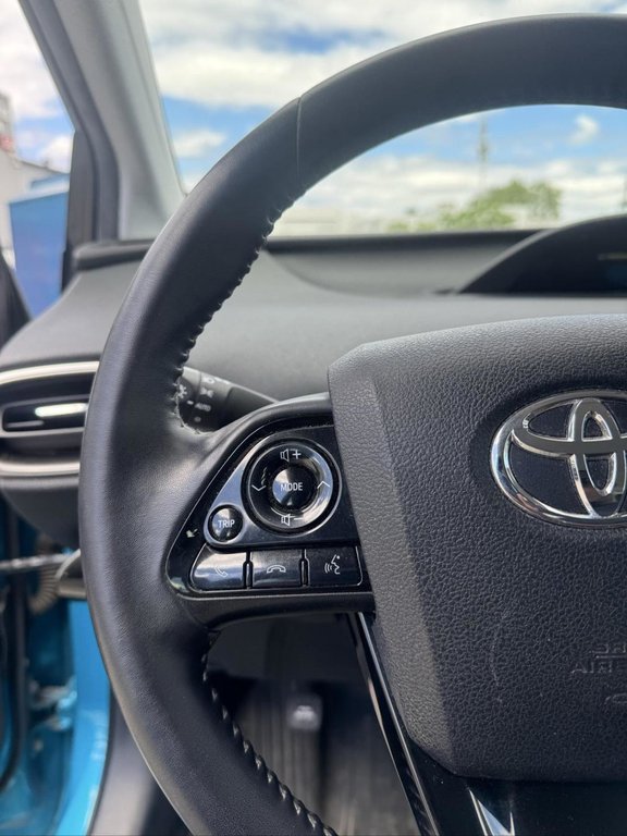 2020 Toyota Prius Prime Upgrade Cuir Navigation in Terrebonne, Quebec - 12 - w1024h768px