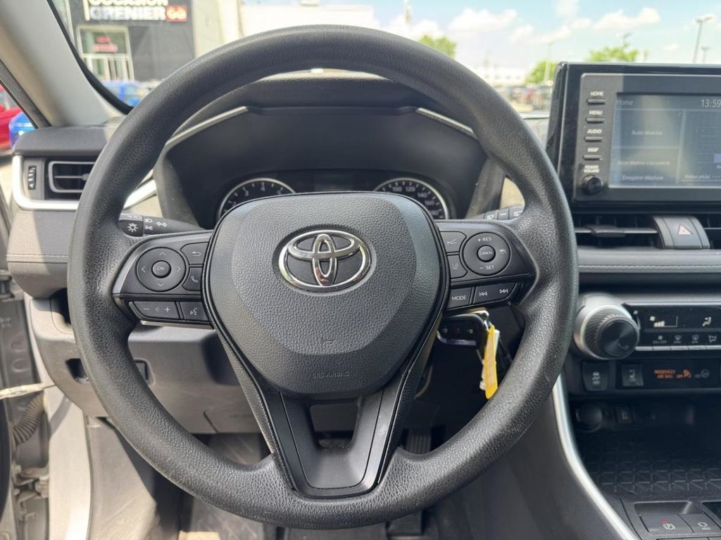 2020 Toyota RAV4 LE AWD Bas Kilométrage in Terrebonne, Quebec - 11 - w1024h768px