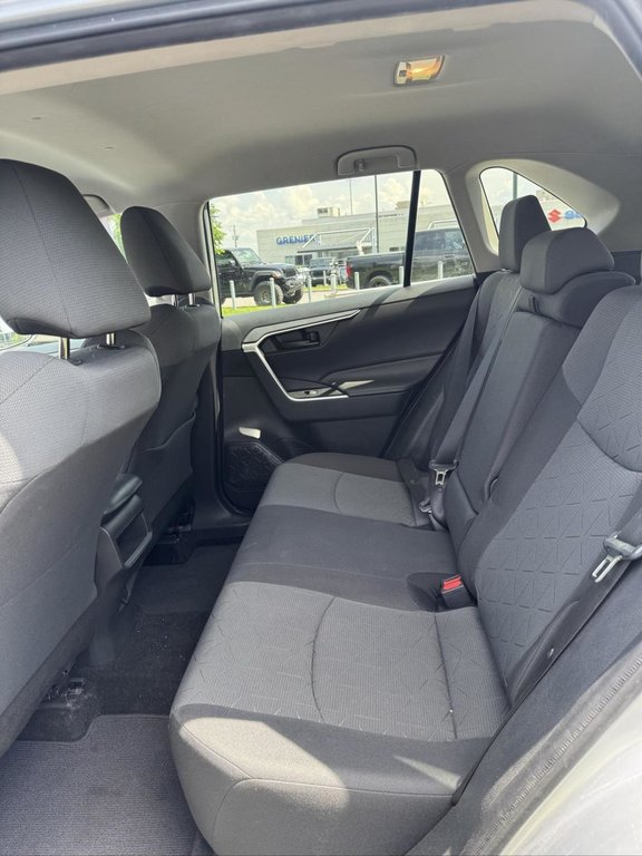 2020 Toyota RAV4 LE AWD Bas Kilométrage in Terrebonne, Quebec - 9 - w1024h768px