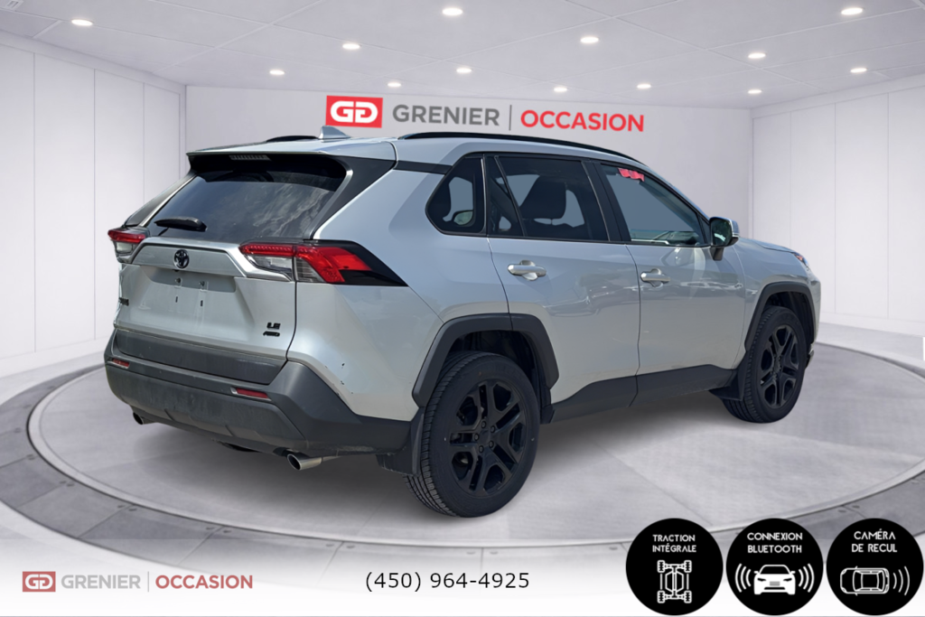 2020 Toyota RAV4 LE AWD Bas Kilométrage in Terrebonne, Quebec - 2 - w1024h768px
