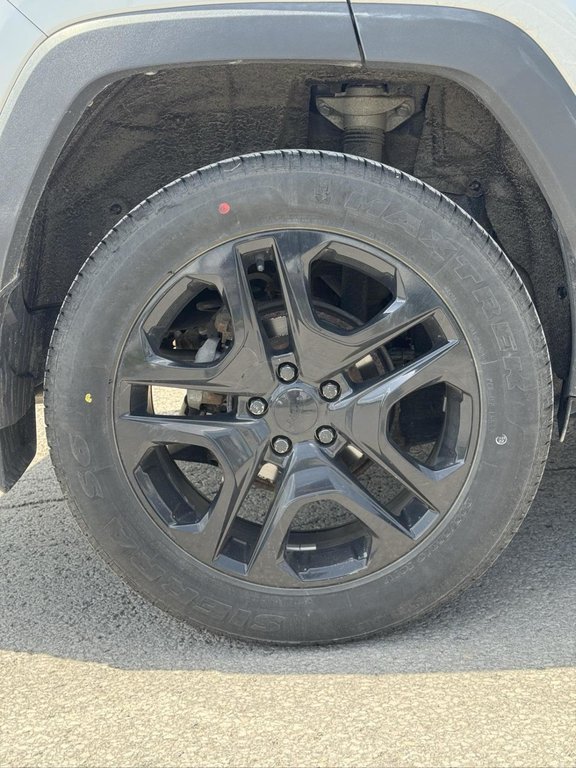 2020 Toyota RAV4 LE AWD Bas Kilométrage in Terrebonne, Quebec - 16 - w1024h768px