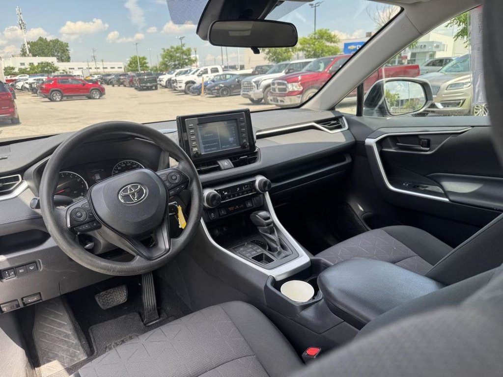 2020 Toyota RAV4 LE AWD Bas Kilométrage in Terrebonne, Quebec - 10 - w1024h768px