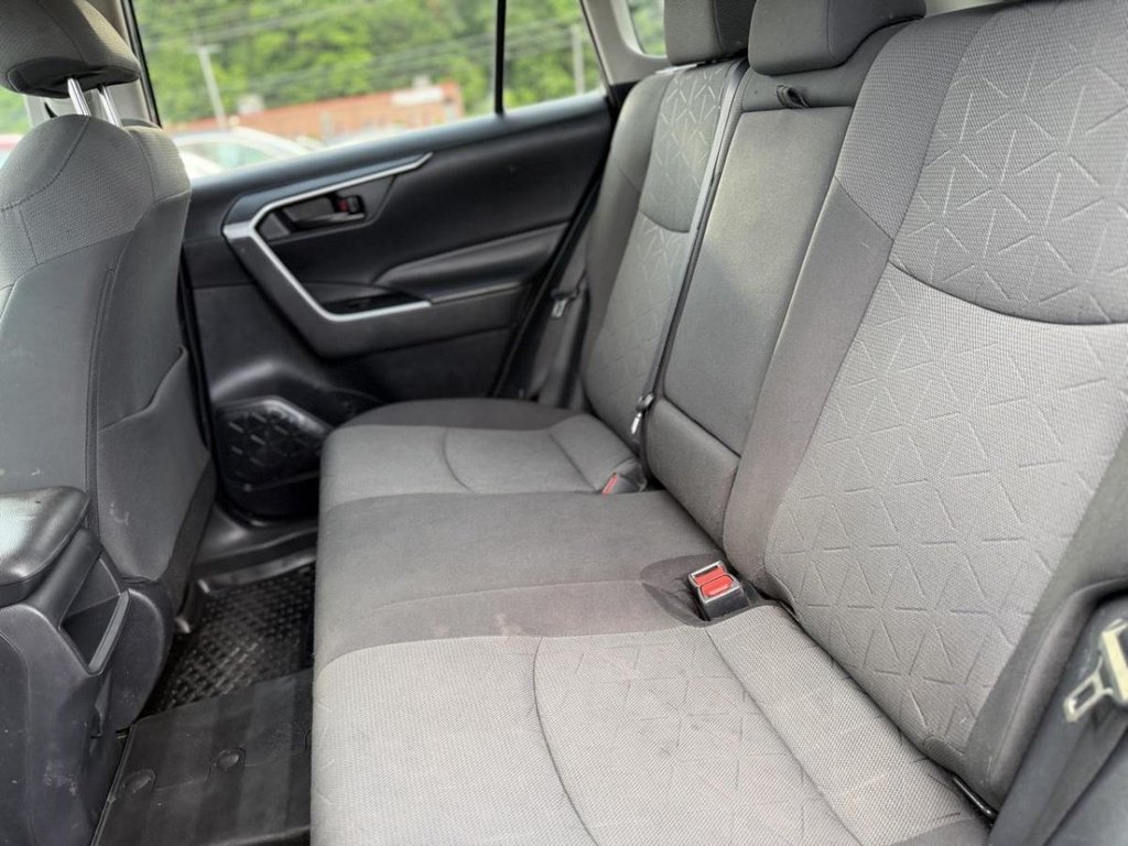 Toyota RAV4 LE AWD 2020 à Terrebonne, Québec - 19 - w1024h768px