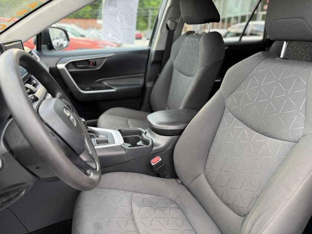 Toyota RAV4 LE AWD 2020 à Terrebonne, Québec - 8 - w1024h768px