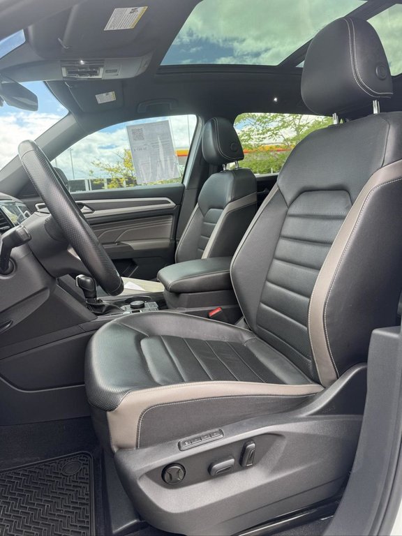 2022 Volkswagen Atlas Cross Sport Highline Cuir Toit Panoramique Mag Noir in Terrebonne, Quebec - 8 - w1024h768px