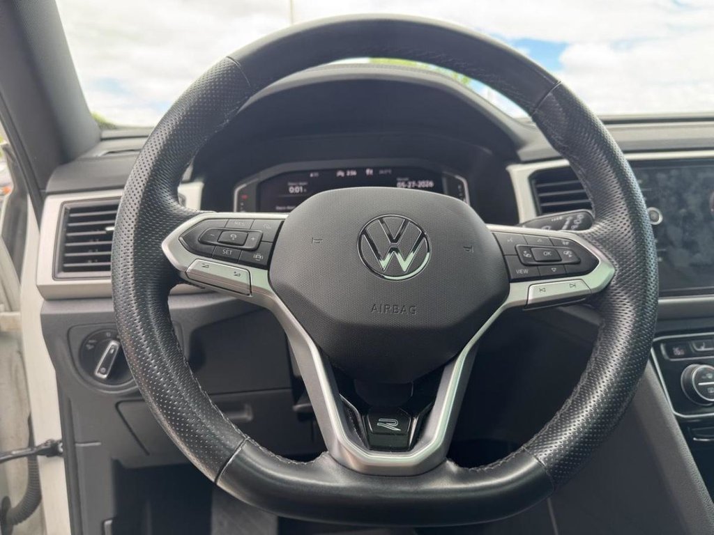 2022 Volkswagen Atlas Cross Sport Highline Cuir Toit Panoramique Mag Noir in Terrebonne, Quebec - 11 - w1024h768px