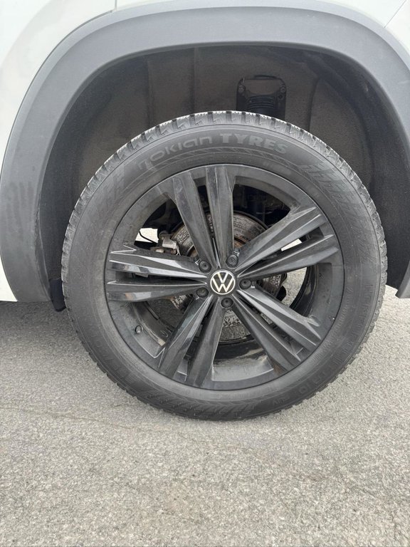 2022 Volkswagen Atlas Cross Sport Highline Cuir Toit Panoramique Mag Noir in Terrebonne, Quebec - 17 - w1024h768px