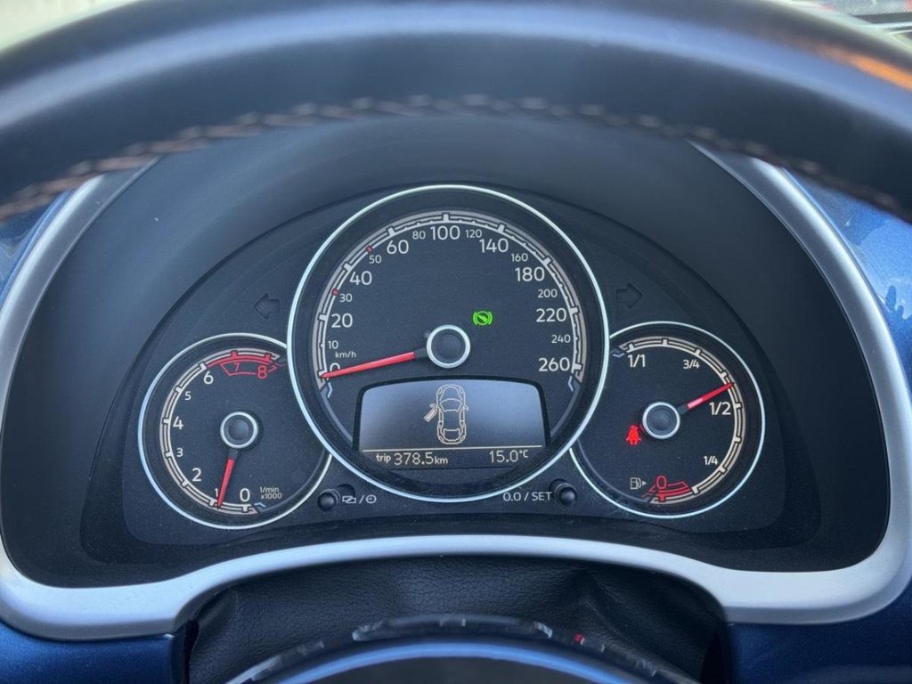 Volkswagen Beetle Convertible Dune Fender Bas Kilométrage 2017 à Terrebonne, Québec - 14 - w1024h768px