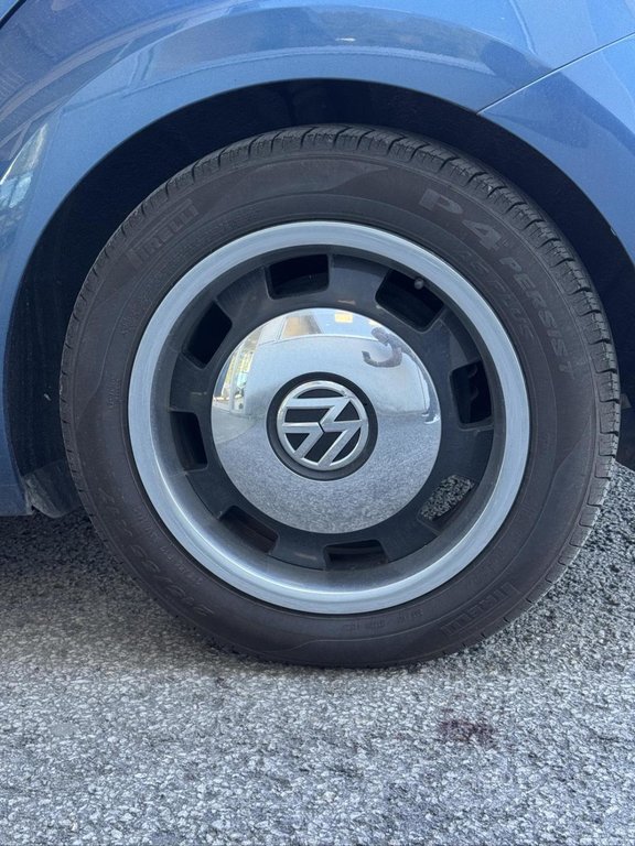 Volkswagen Beetle Convertible Dune Fender Bas Kilométrage 2017 à Terrebonne, Québec - 17 - w1024h768px