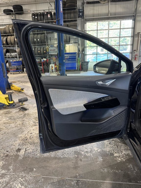 2024 Volkswagen ID.4 Pro in Terrebonne, Quebec - 7 - w1024h768px