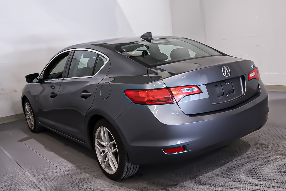 2013 Acura ILX TECH + CUIR + TOIT OUVRANT in Terrebonne, Quebec - 4 - w1024h768px