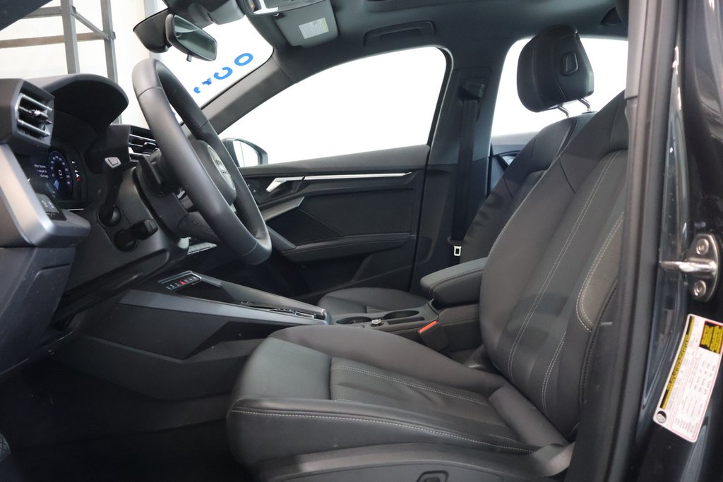 2026 Audi A3 SEDAN KOMFORT + AWD + TOIT OUVRANT in Terrebonne, Quebec - 10 - w1024h768px