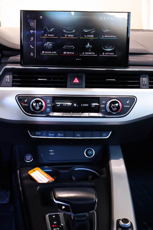 2021 Audi A4 KOMFORT QUATTRO + CUIR + TOIT OUVRANT in Terrebonne, Quebec - 18 - w1024h768px