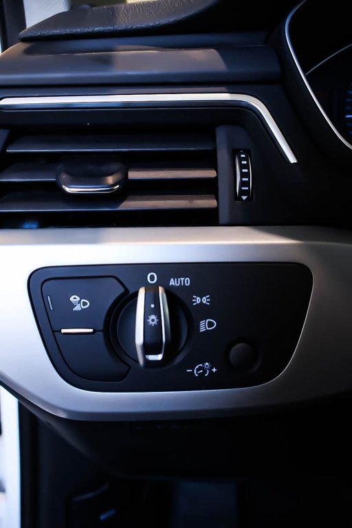 2021 Audi A4 KOMFORT QUATTRO + CUIR + TOIT OUVRANT in Terrebonne, Quebec - 21 - w1024h768px