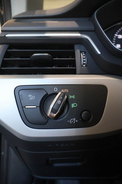 2024 Audi A4 KOMFORT QUATTRO + CUIR + TOIT OUVRANT in Terrebonne, Quebec - 25 - w1024h768px