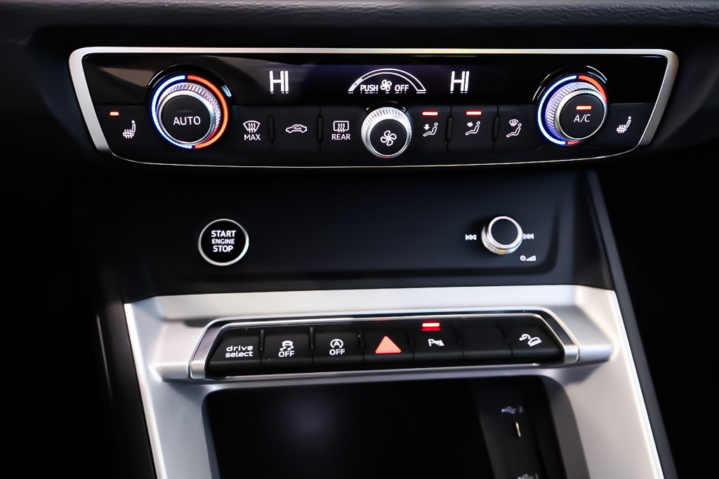 2025 Audi Q3 KOMFORT + AWD + TOIT OUVRANT PANO in Terrebonne, Quebec - 23 - w1024h768px