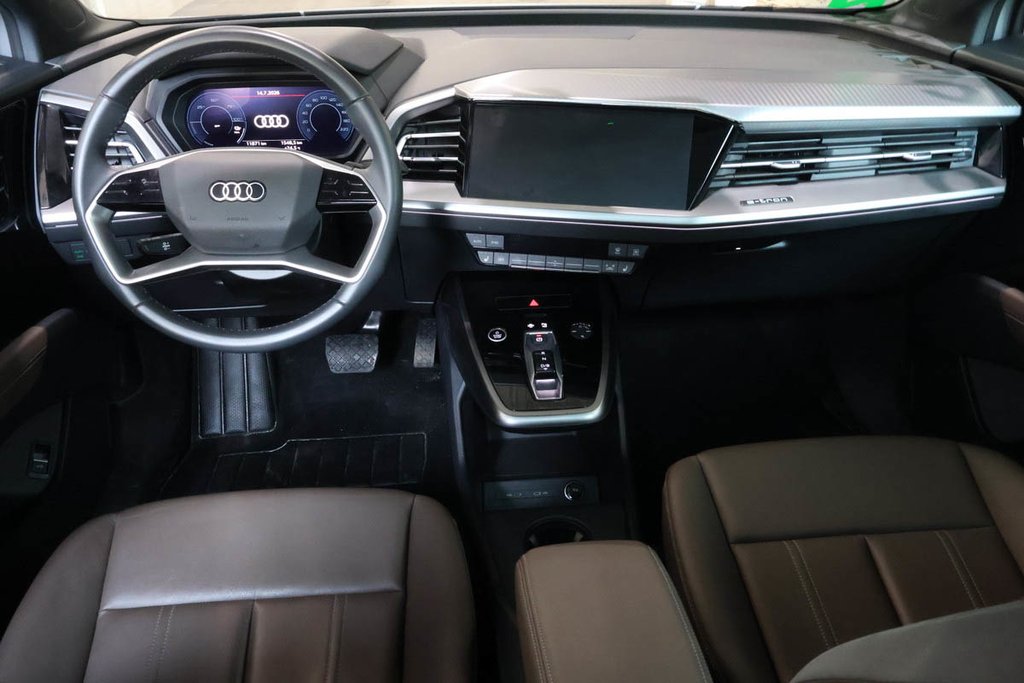 2025 Audi Q4 E-TRON 55 QUATTRO + ELECTRIQUE + TOIT OUVRANT PANO in Terrebonne, Quebec - 14 - w1024h768px