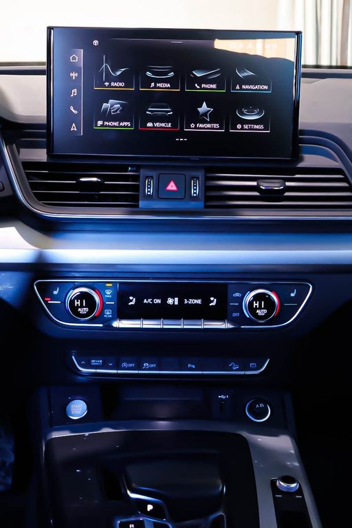 Audi Q5 KOMFORT + AWD + CUIR + CARPLAY 2023 à Terrebonne, Québec - 15 - w1024h768px