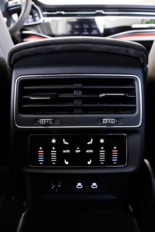 Audi RSQ8 AWD + TOIT OUVRANT PANO + CAMERA 360 + CUIR + GPS 2022 à Terrebonne, Québec - 31 - w1024h768px