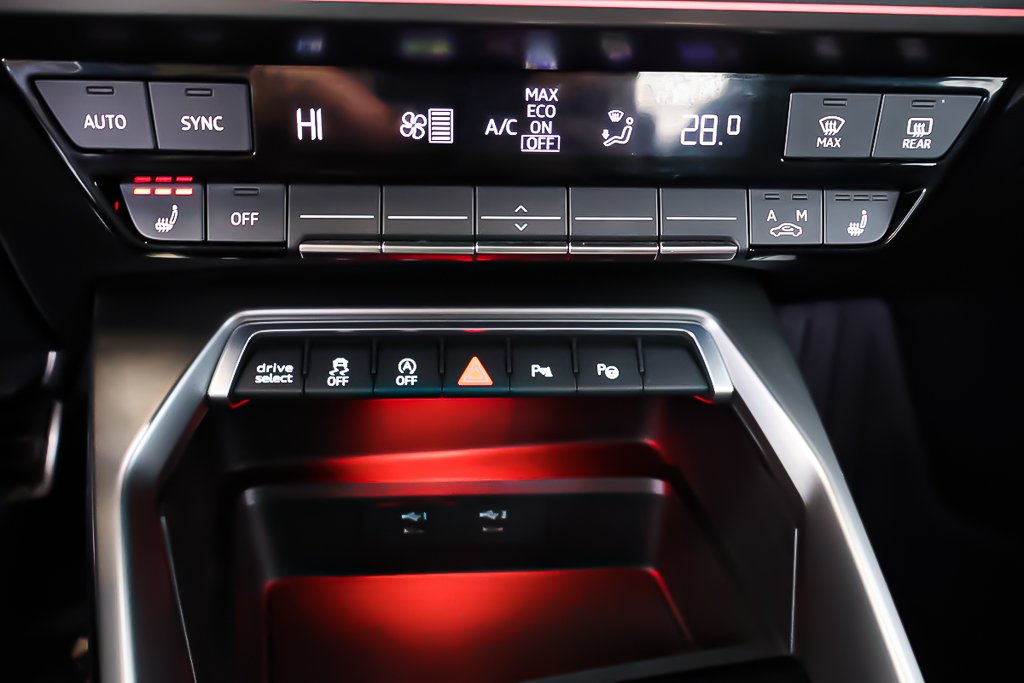 2023 Audi S3 TECHNIK + AWD + TOIT OUVRANT in Terrebonne, Quebec - 25 - w1024h768px