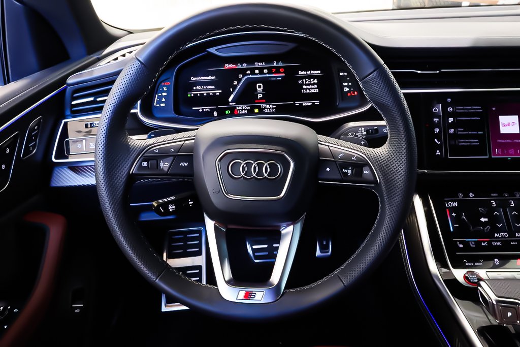 2024 Audi SQ8 AWD + TOIT OUVRANT PANO + CUIR in Terrebonne, Quebec - 12 - w1024h768px