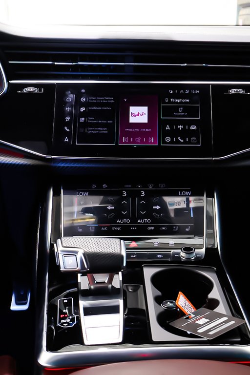 2024 Audi SQ8 AWD + TOIT OUVRANT PANO + CUIR in Terrebonne, Quebec - 17 - w1024h768px