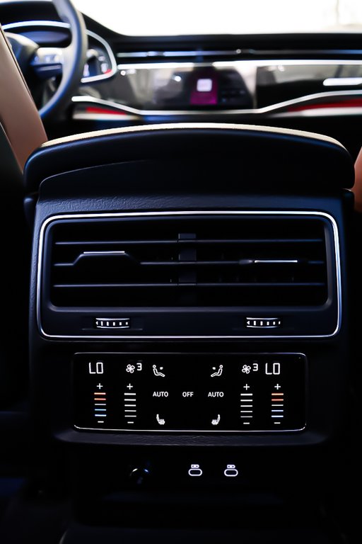 2024 Audi SQ8 AWD + TOIT OUVRANT PANO + CUIR in Terrebonne, Quebec - 24 - w1024h768px