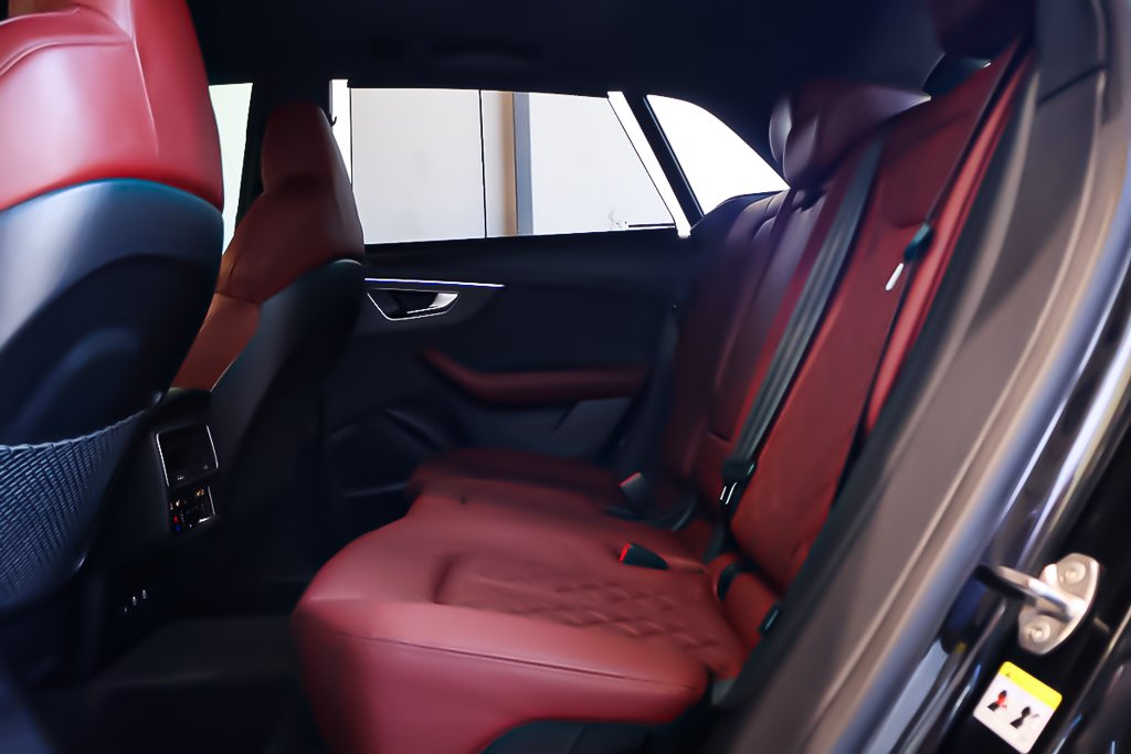 2024 Audi SQ8 AWD + TOIT OUVRANT PANO + CUIR in Terrebonne, Quebec - 23 - w1024h768px