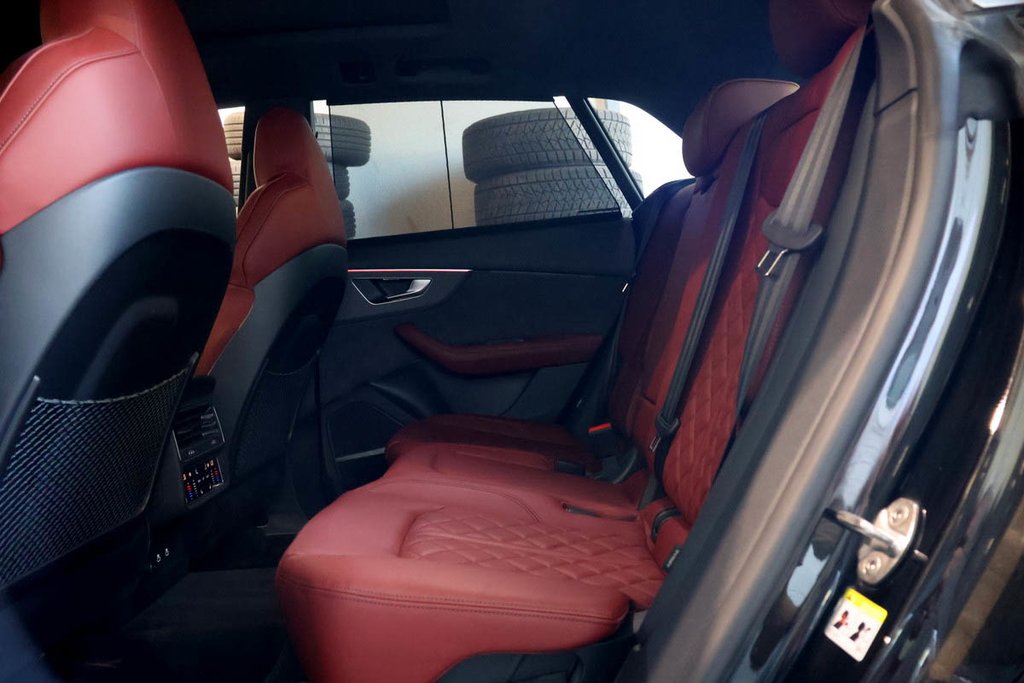 2025 Audi SQ8 AWD + TOIT OUVRANT PANNO + ATTACHE-REMORQUE in Terrebonne, Quebec - 30 - w1024h768px