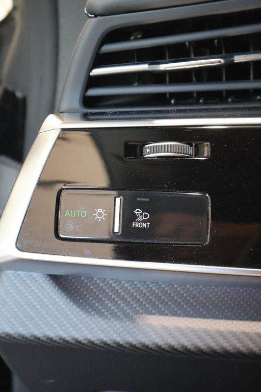 2025 Audi SQ8 AWD + TOIT OUVRANT PANNO + ATTACHE-REMORQUE in Terrebonne, Quebec - 27 - w1024h768px