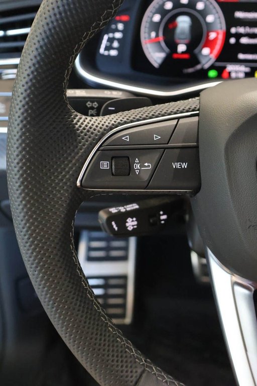 2025 Audi SQ8 AWD + TOIT OUVRANT PANNO + ATTACHE-REMORQUE in Terrebonne, Quebec - 17 - w1024h768px