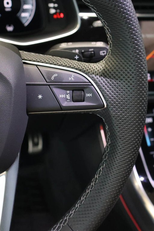 2025 Audi SQ8 AWD + TOIT OUVRANT PANNO + ATTACHE-REMORQUE in Terrebonne, Quebec - 18 - w1024h768px