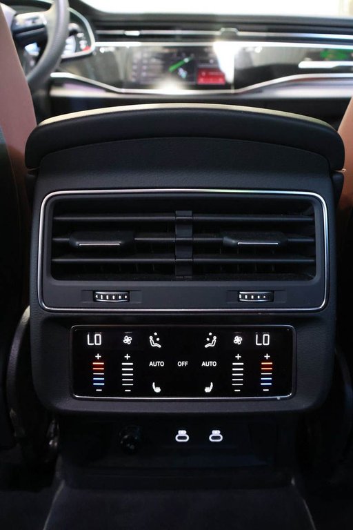 2025 Audi SQ8 AWD + TOIT OUVRANT PANNO + ATTACHE-REMORQUE in Terrebonne, Quebec - 31 - w1024h768px