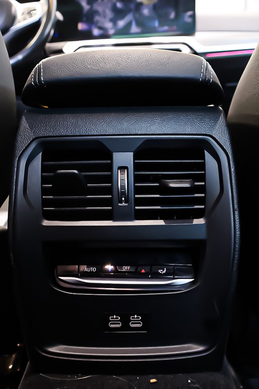 2023 BMW 3 Series 330e xDRIVE + PHEV + ENSEMBLE PREMIUM ESSENTIAL in Terrebonne, Quebec - 24 - w1024h768px