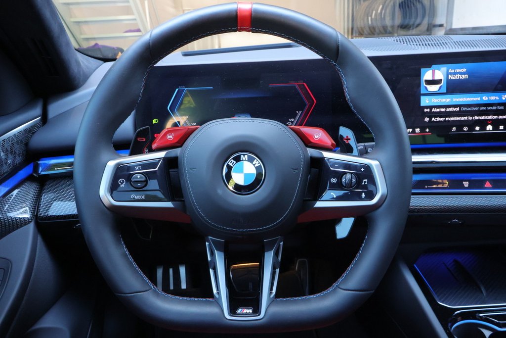 2025 BMW M5 TOURING + PHEV + TOIT DE VERRE in Terrebonne, Quebec - 12 - w1024h768px