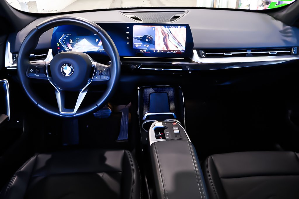 BMW X1 xDrive28i + AWD + TOIT OUVRANT PANO 2025 à Terrebonne, Québec - 14 - w1024h768px