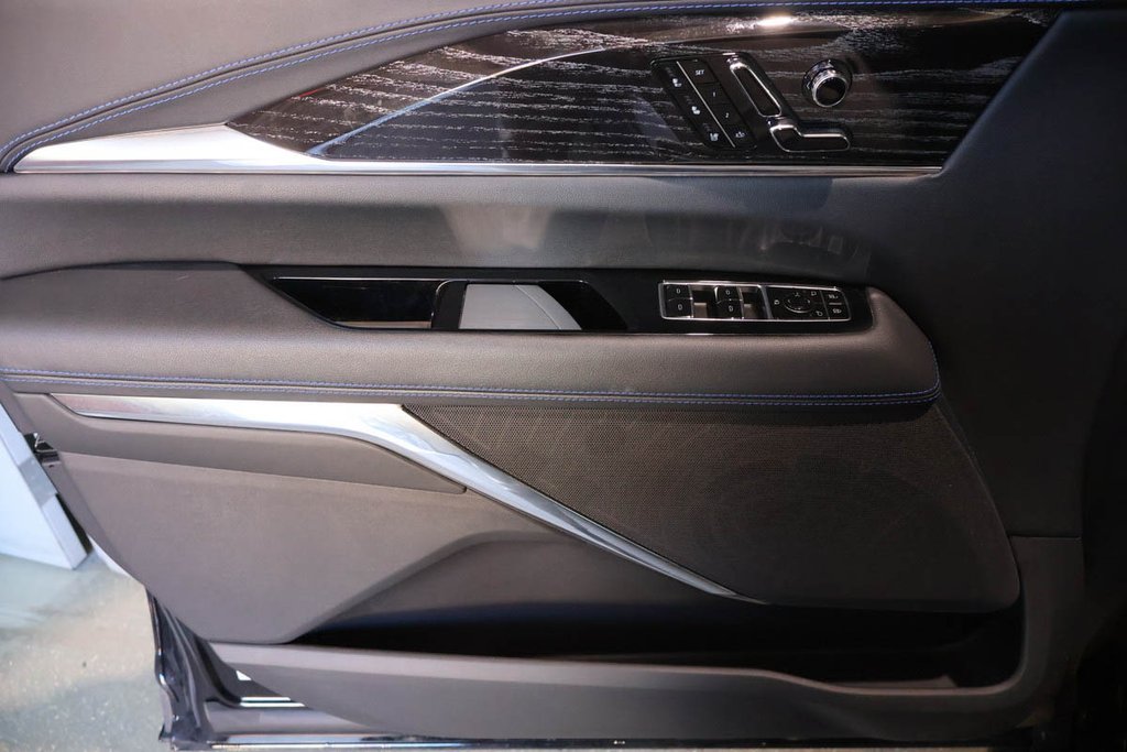 Cadillac Escalade IQ SPORT 1 + AWD + 100% ELECTRIQUE + TOIT DE VERRE 2025 à Terrebonne, Québec - 34 - w1024h768px