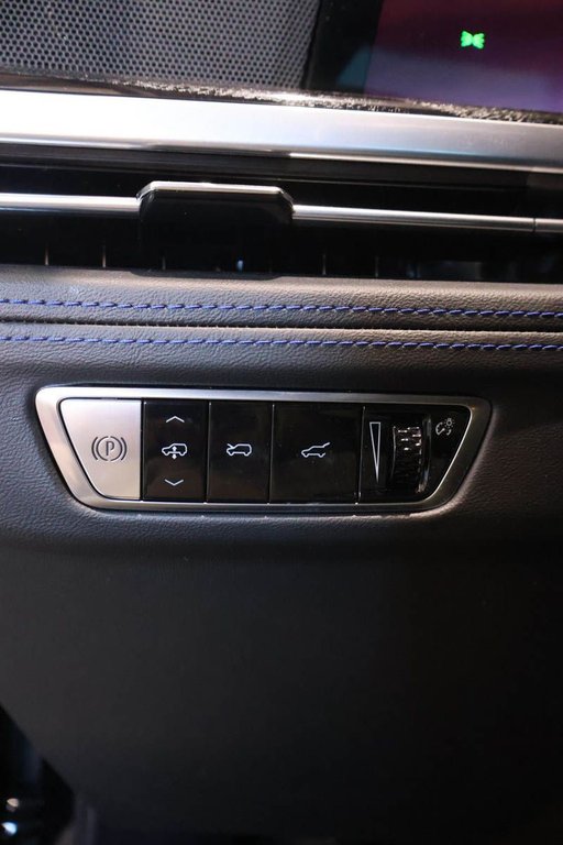 Cadillac Escalade IQ SPORT 1 + AWD + 100% ELECTRIQUE + TOIT DE VERRE 2025 à Terrebonne, Québec - 33 - w1024h768px