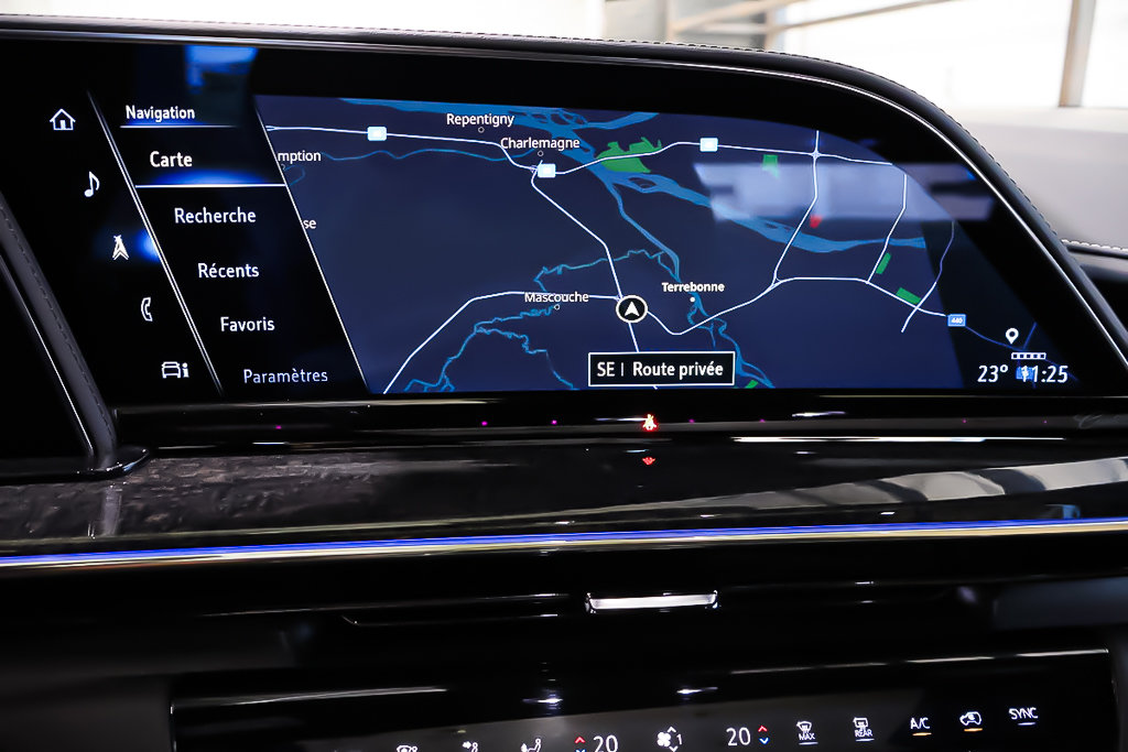 2022 Cadillac Escalade PREMIUM LUXURY + 4RM + TOIT OUVRANT PANO in Terrebonne, Quebec - 35 - w1024h768px