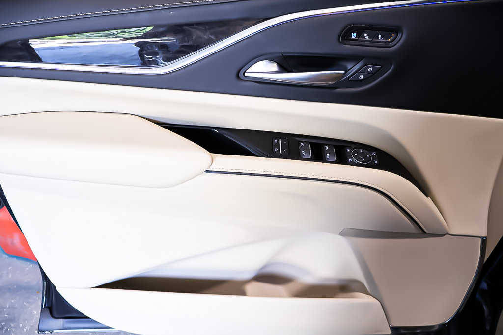 2022 Cadillac Escalade PREMIUM LUXURY + 4RM + TOIT OUVRANT PANO in Terrebonne, Quebec - 39 - w1024h768px