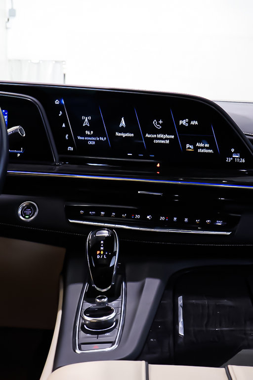 2022 Cadillac Escalade PREMIUM LUXURY + 4RM + TOIT OUVRANT PANO in Terrebonne, Quebec - 22 - w1024h768px