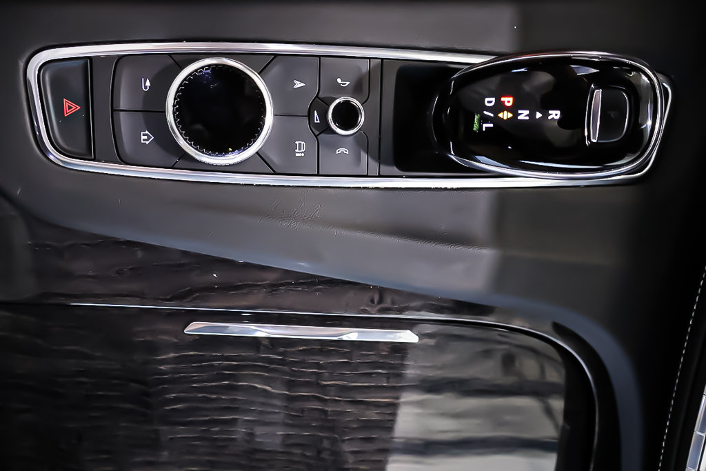 2022 Cadillac Escalade PREMIUM LUXURY + 4RM + TOIT OUVRANT PANO in Terrebonne, Quebec - 37 - w1024h768px