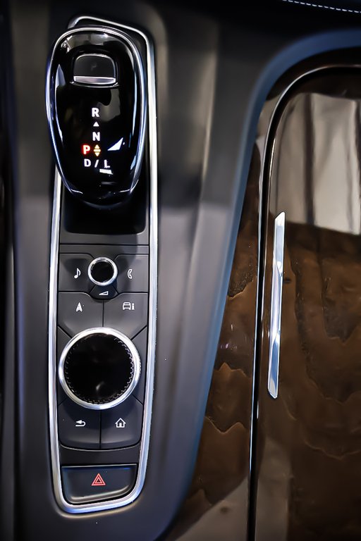 Cadillac Escalade PLATINUM SPORT 4RM + TOIT OUVRANT PANO 2022 à Terrebonne, Québec - 29 - w1024h768px