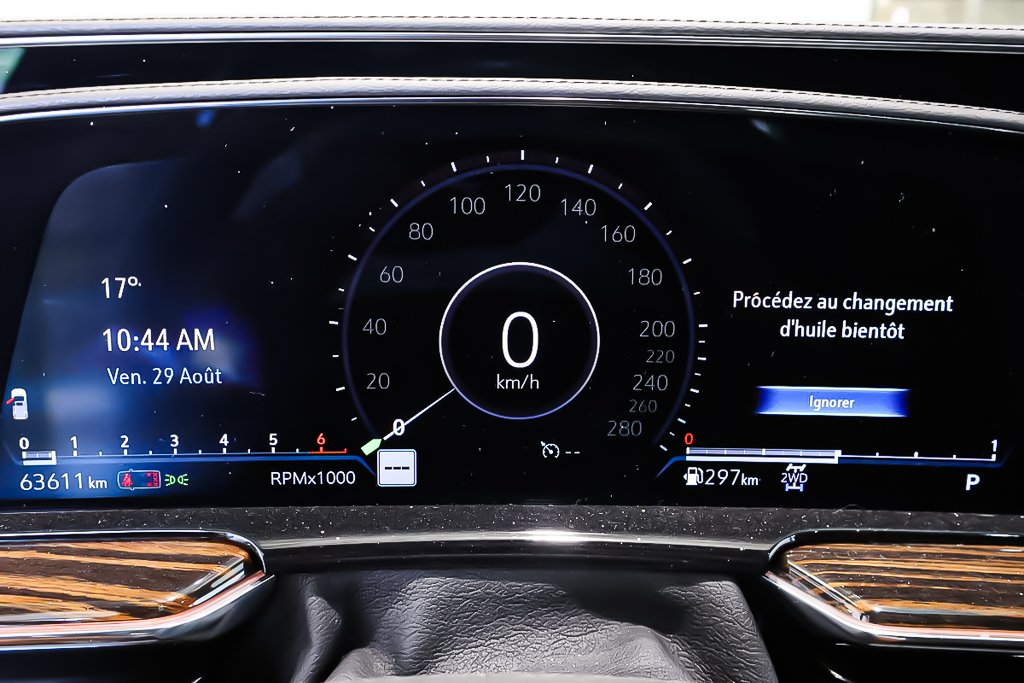2023 Cadillac Escalade LUXURY 4RM + V8 6.2L in Terrebonne, Quebec - 21 - w1024h768px