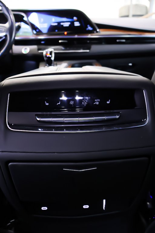 2023 Cadillac Escalade LUXURY 4RM + V8 6.2L in Terrebonne, Quebec - 31 - w1024h768px