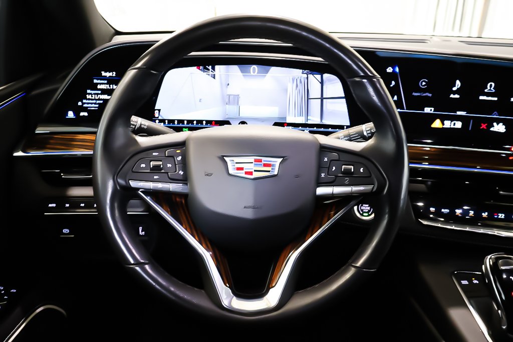 2023 Cadillac Escalade 4WD LUXURY + V8 6.2L + ATTACHE-REMORQUE in Terrebonne, Quebec - 17 - w1024h768px