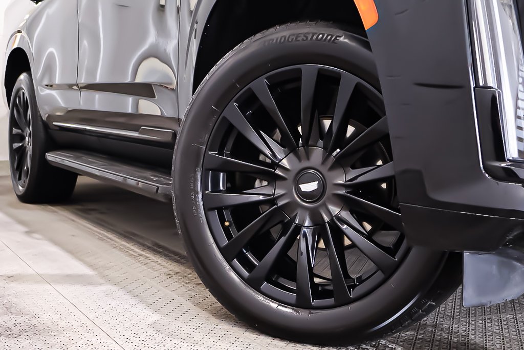 2023 Cadillac Escalade 4WD LUXURY + V8 6.2L + ATTACHE-REMORQUE in Terrebonne, Quebec - 11 - w1024h768px